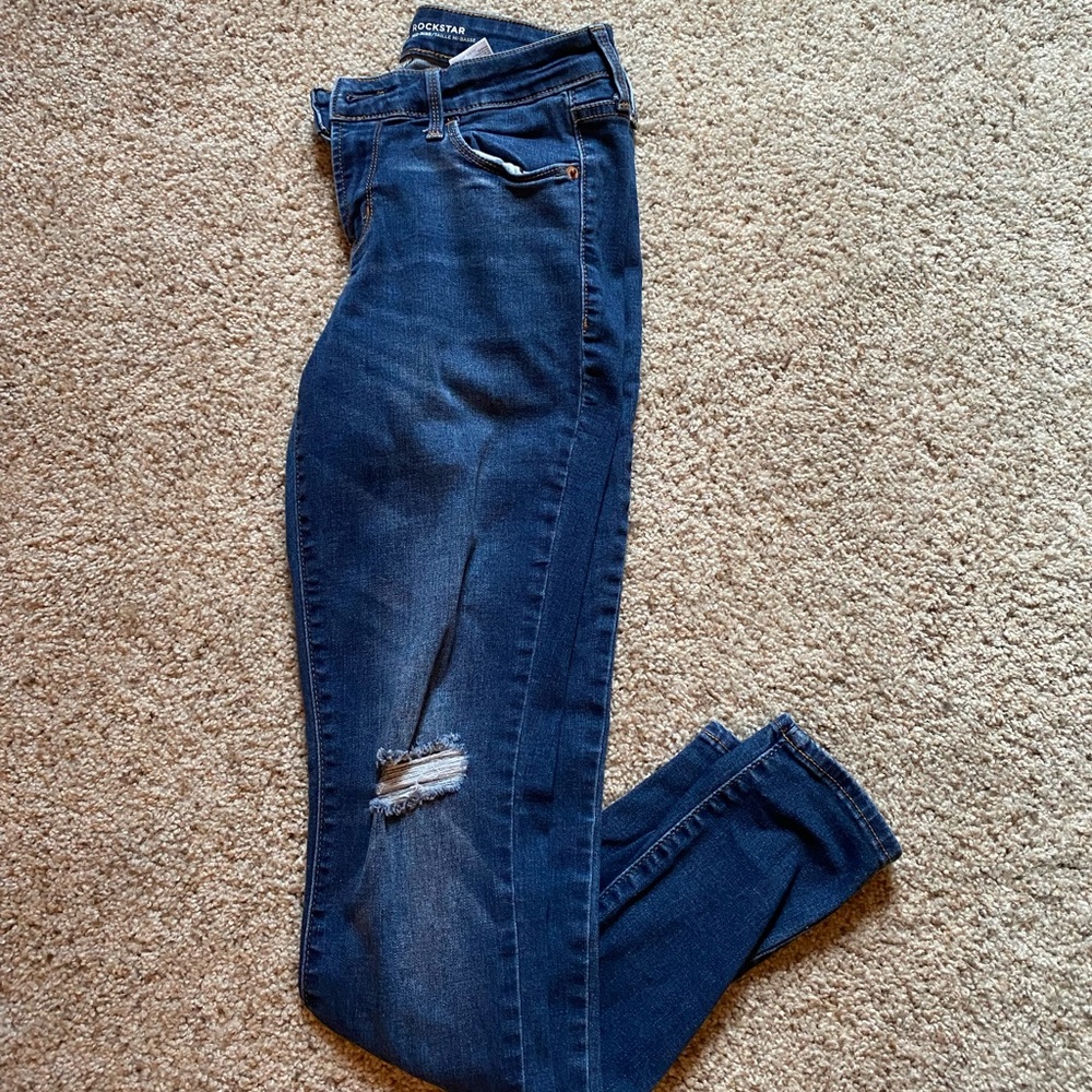Brand: Old Navy // Rockstar 
Color: Blue Jeans// Dark Wash
Size: 2